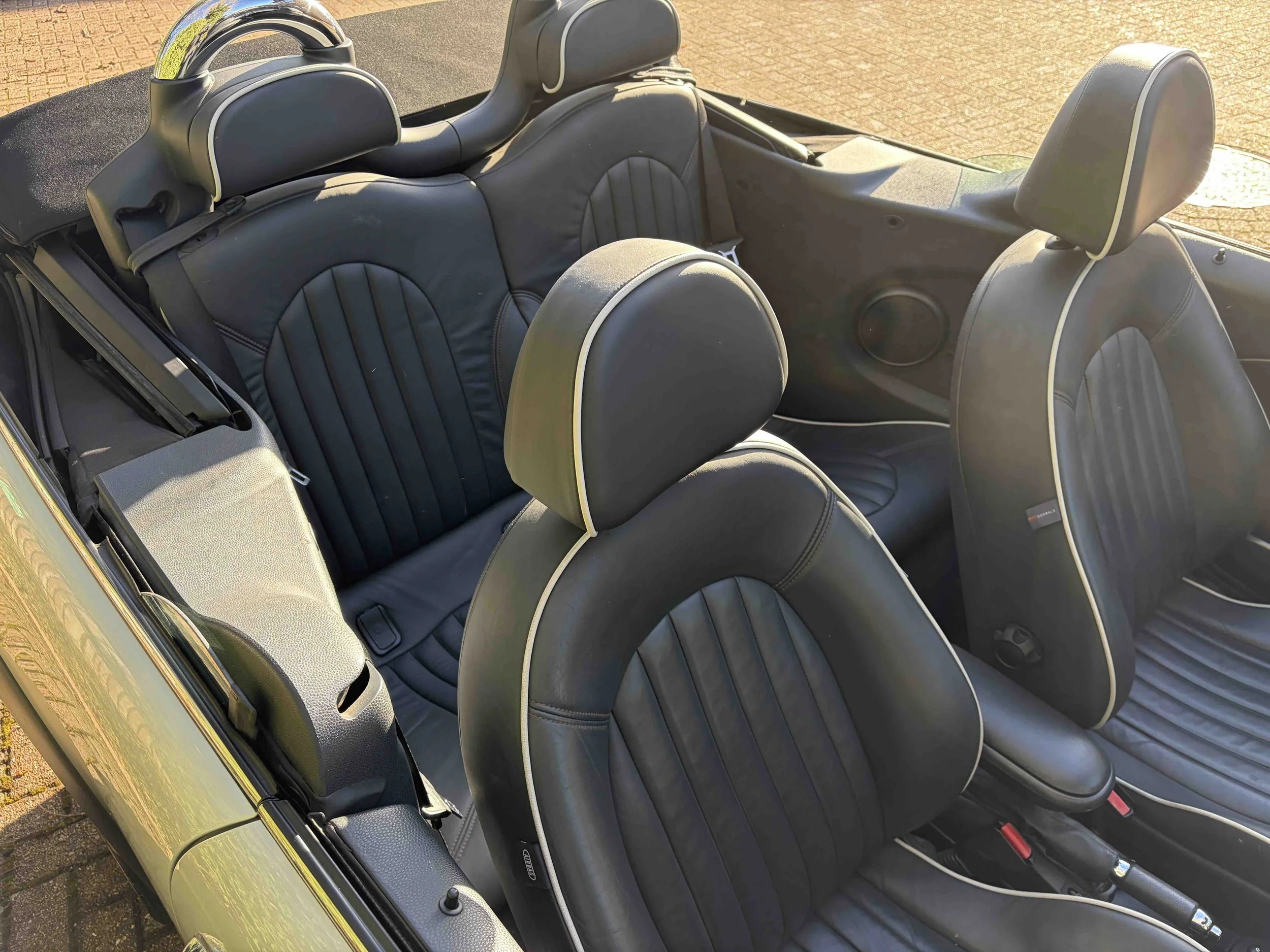 SL08 FNV White Silver Sidewalk 6.jpeg