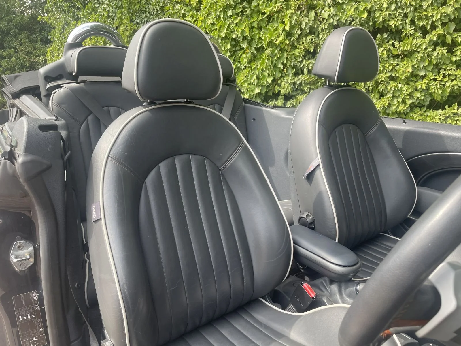 HV08 Black Cooper S Sidewalk Automatic 8.JPG