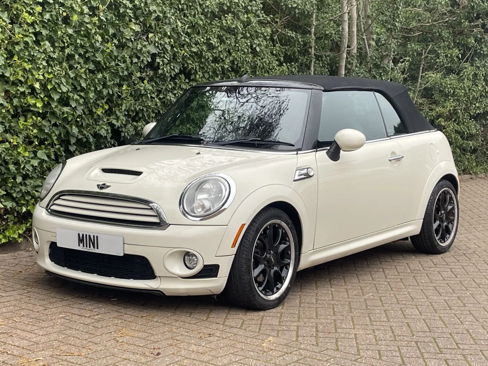 HN10 Pepper White Cooper Convertible Auto Bodykit 11.JPG