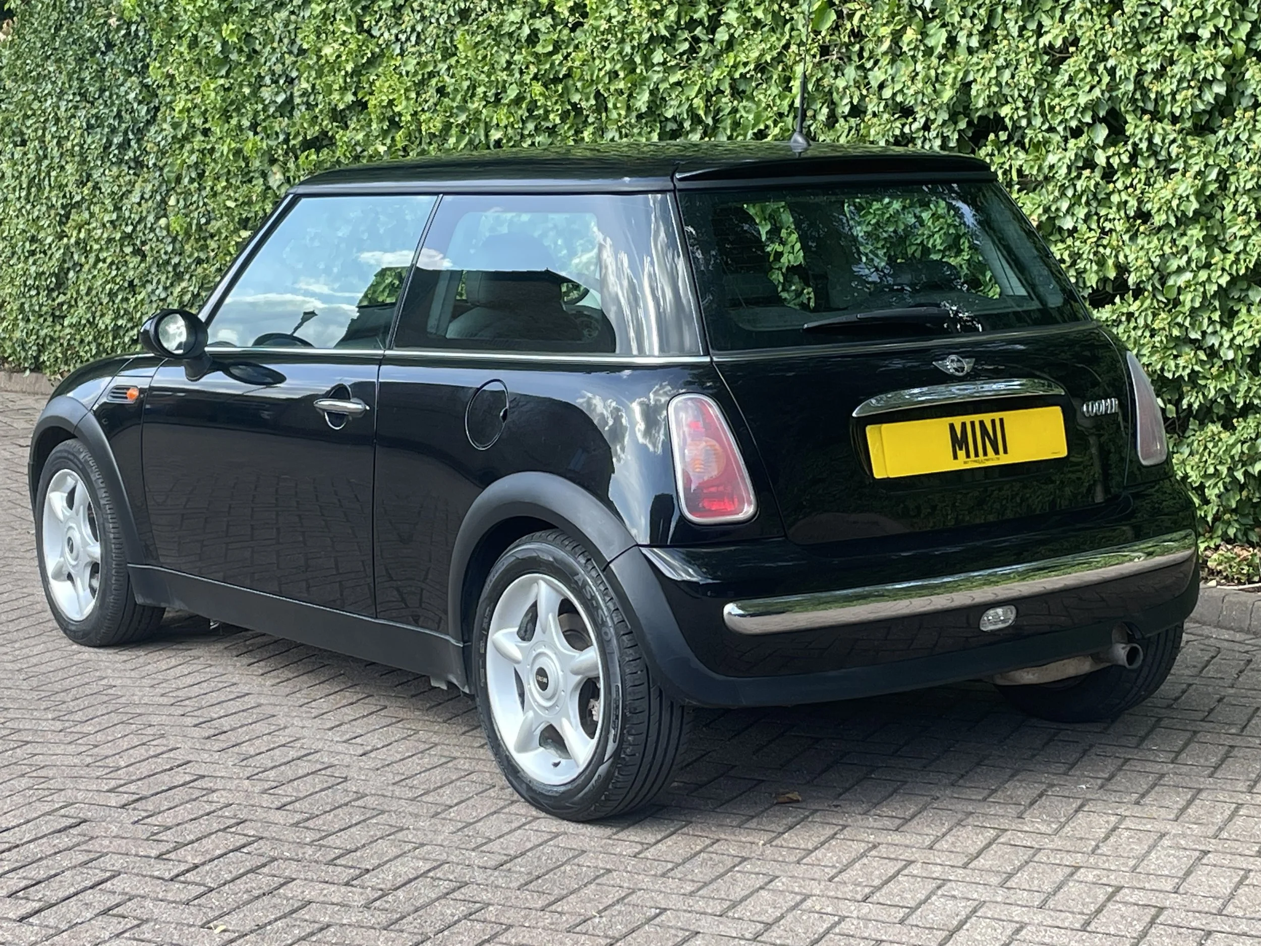 AU52 Jet Black Automatic Cooper 13.jpg
