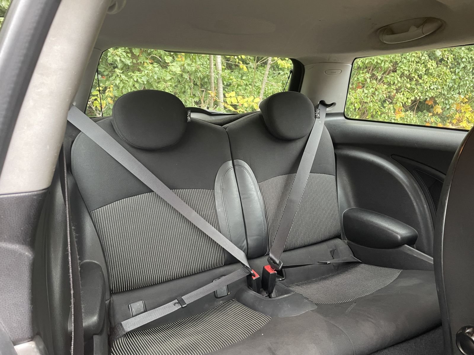 HK07 Astro Black Cooper S Manual 8.JPG