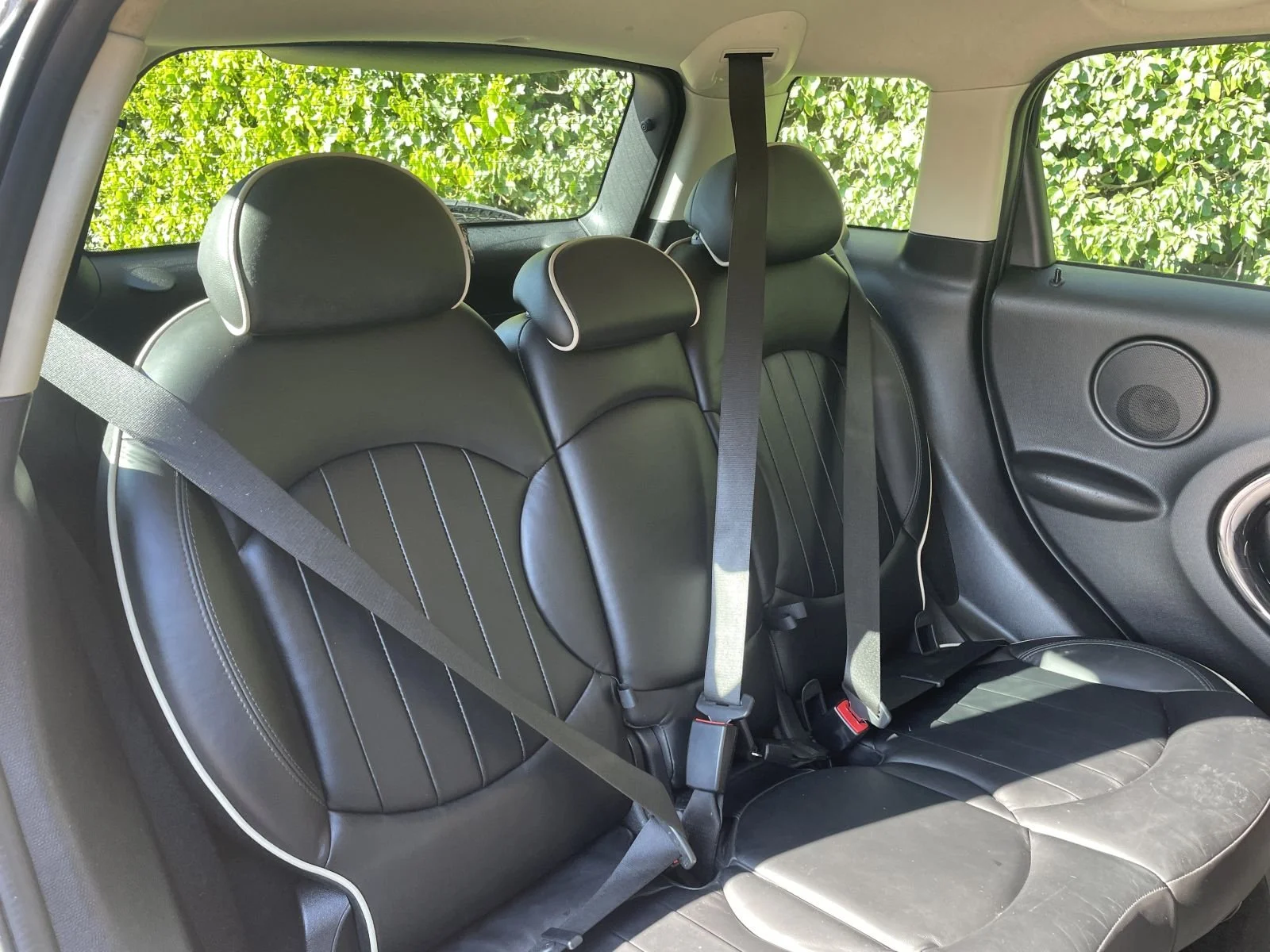 GU61 Absolute Black Metallic Countryman Cooper S Manual 10.JPG