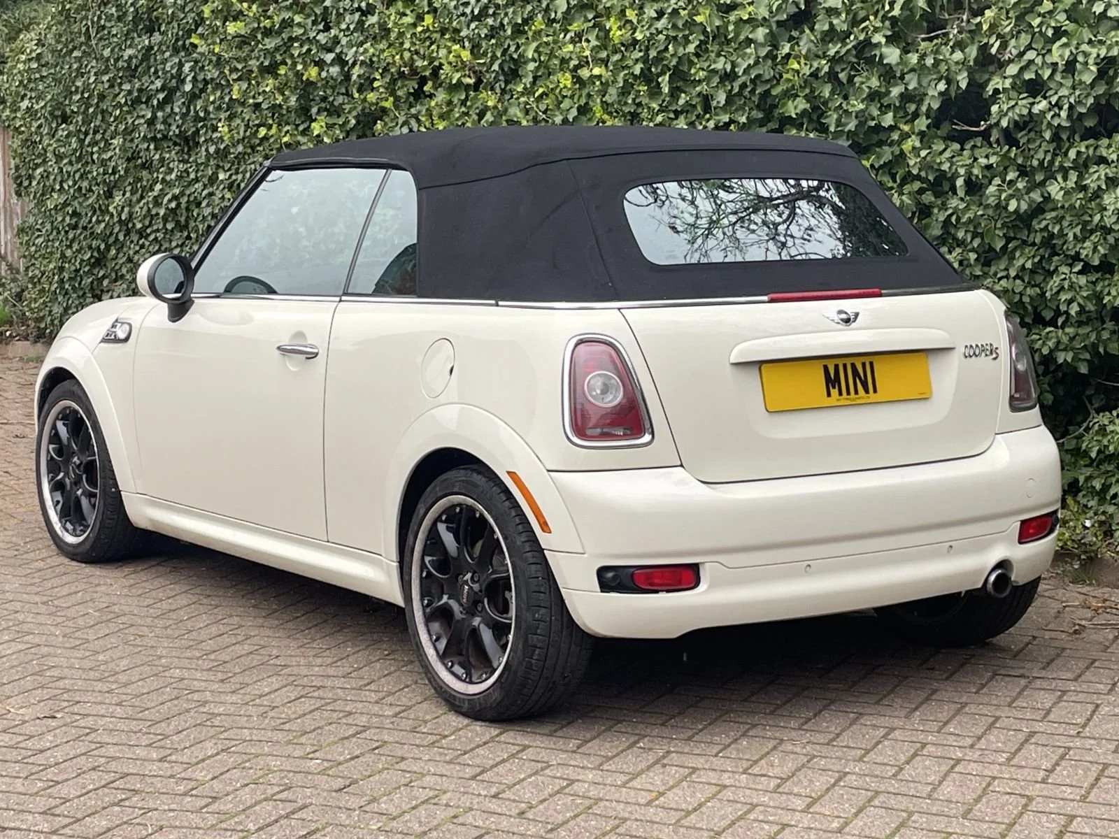 HN10 Pepper White Cooper Convertible Auto Bodykit 15.JPG