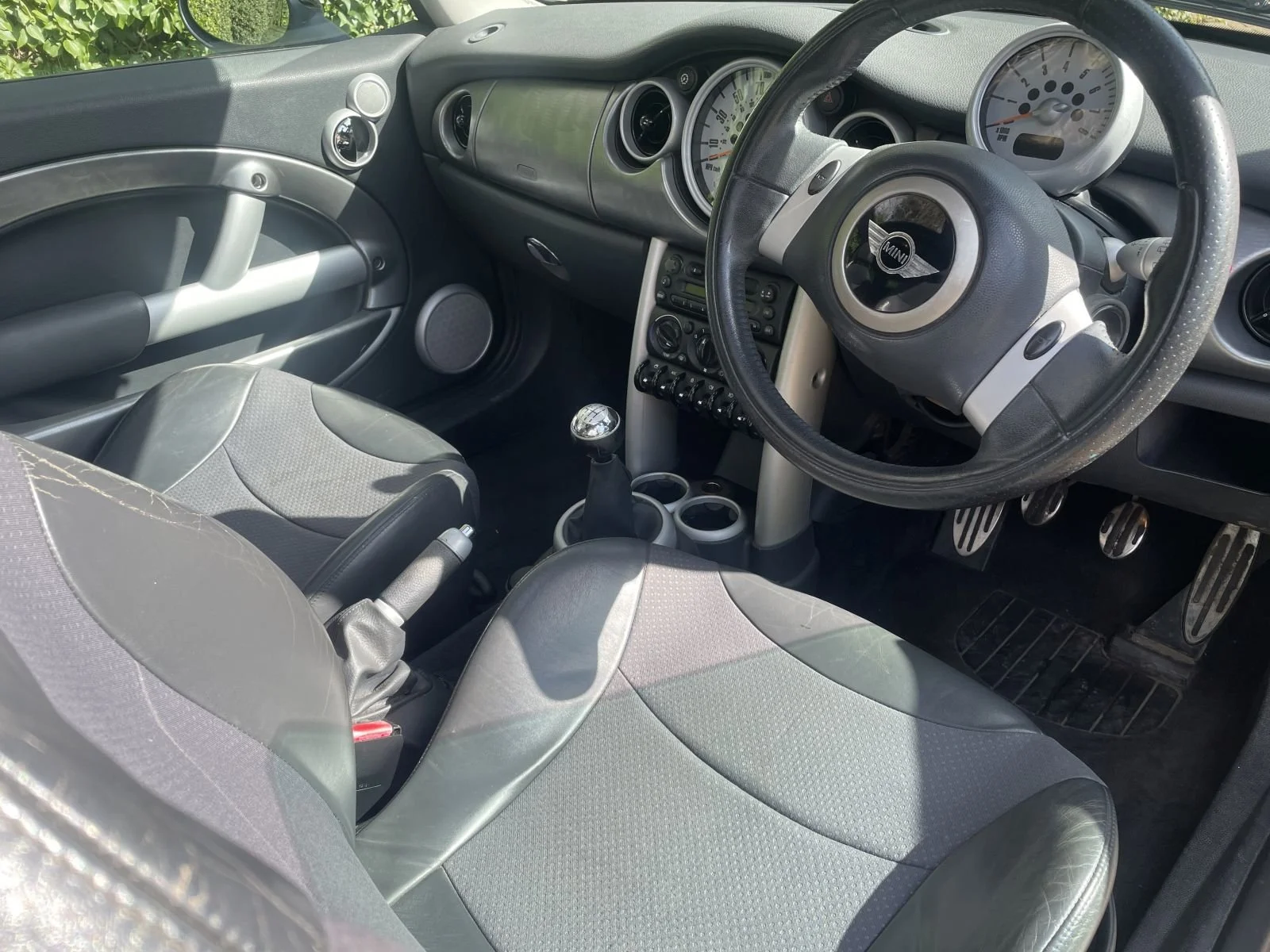 FM53 Cooper S Pure Silver Manual 6.JPG