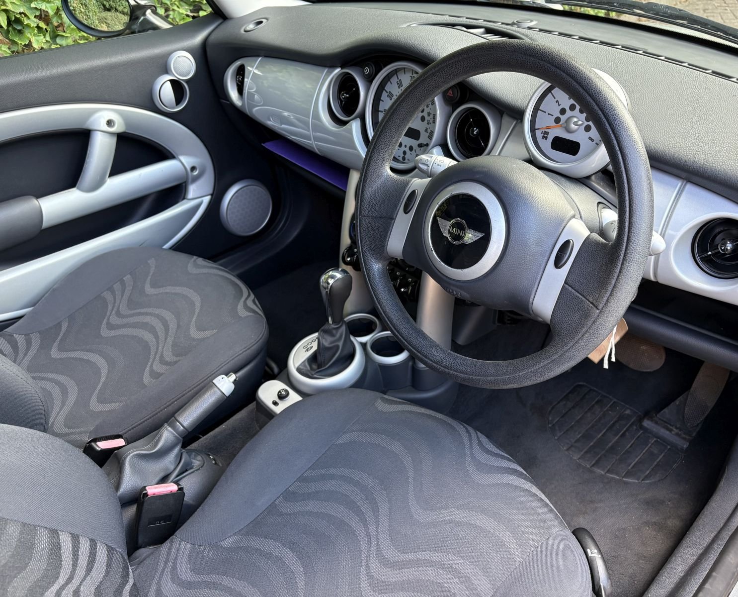 AU02 Pure Silver Metallic Automatic One 8.jpg