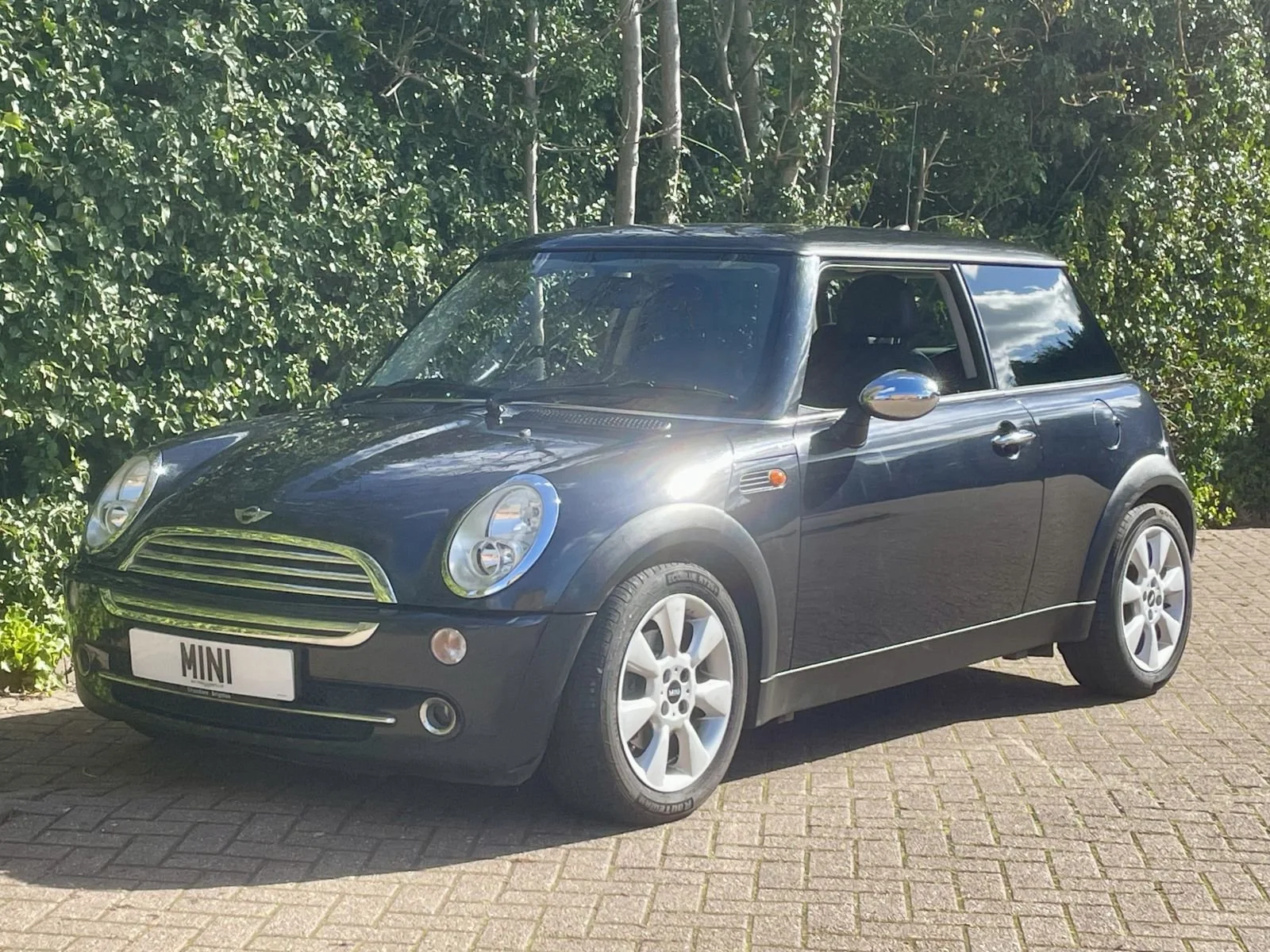 GV05 Astro Black Metallic Cooper Automatic 17.jpg