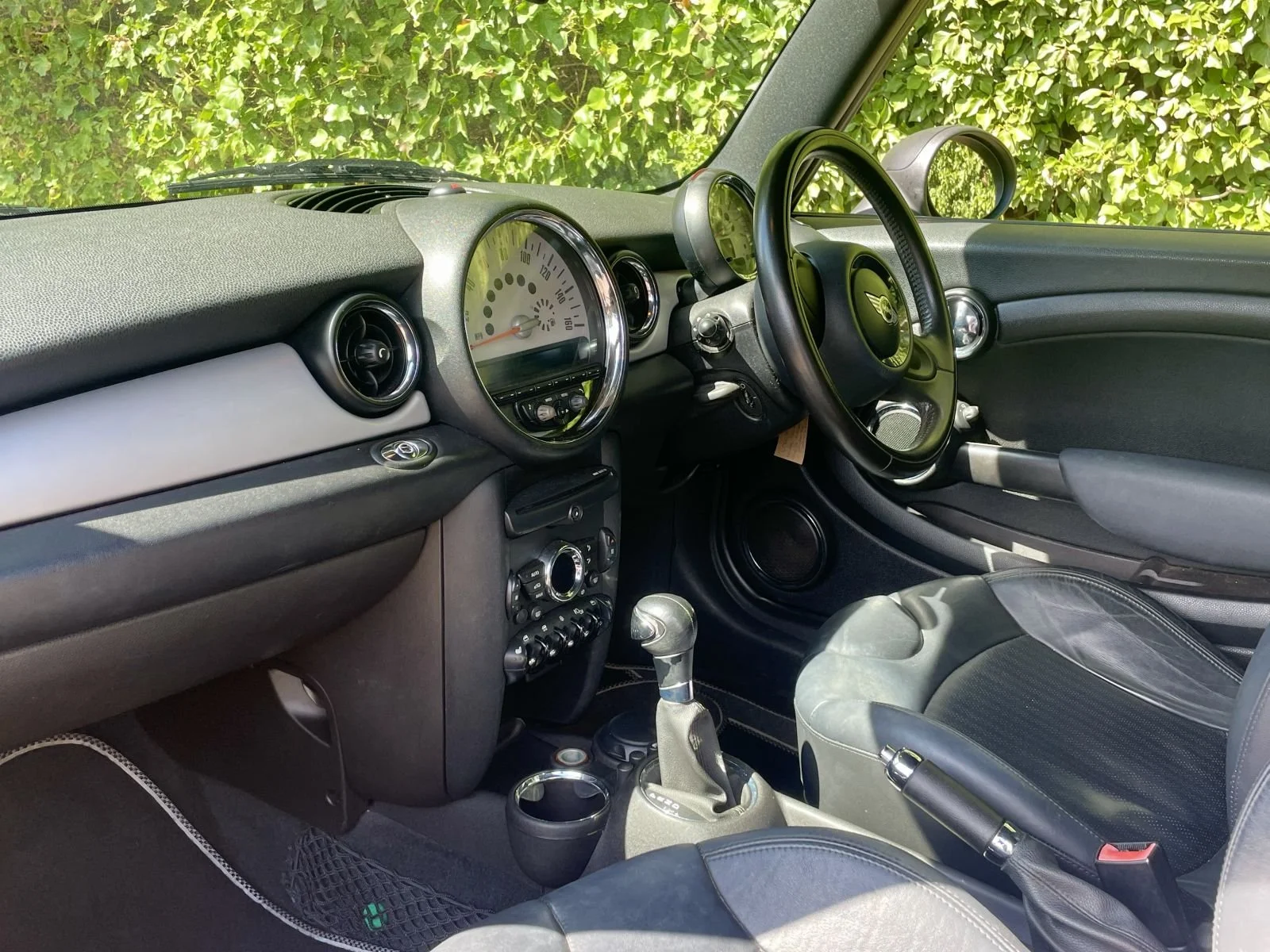 LD60 Pepper White Automatic One Convertible 10.jpg