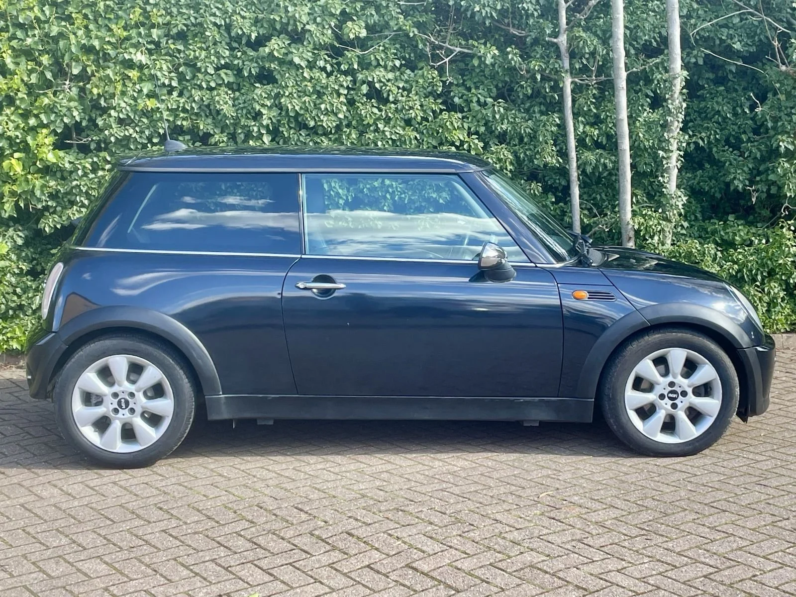 GV05 Astro Black Metallic Cooper Automatic 3.jpg