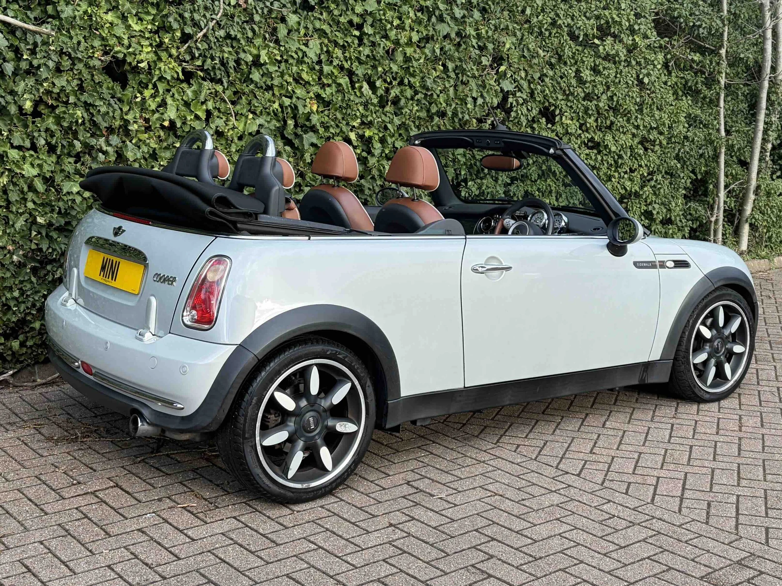 GJ08 JVU White Silver Sidewalk 2.jpeg