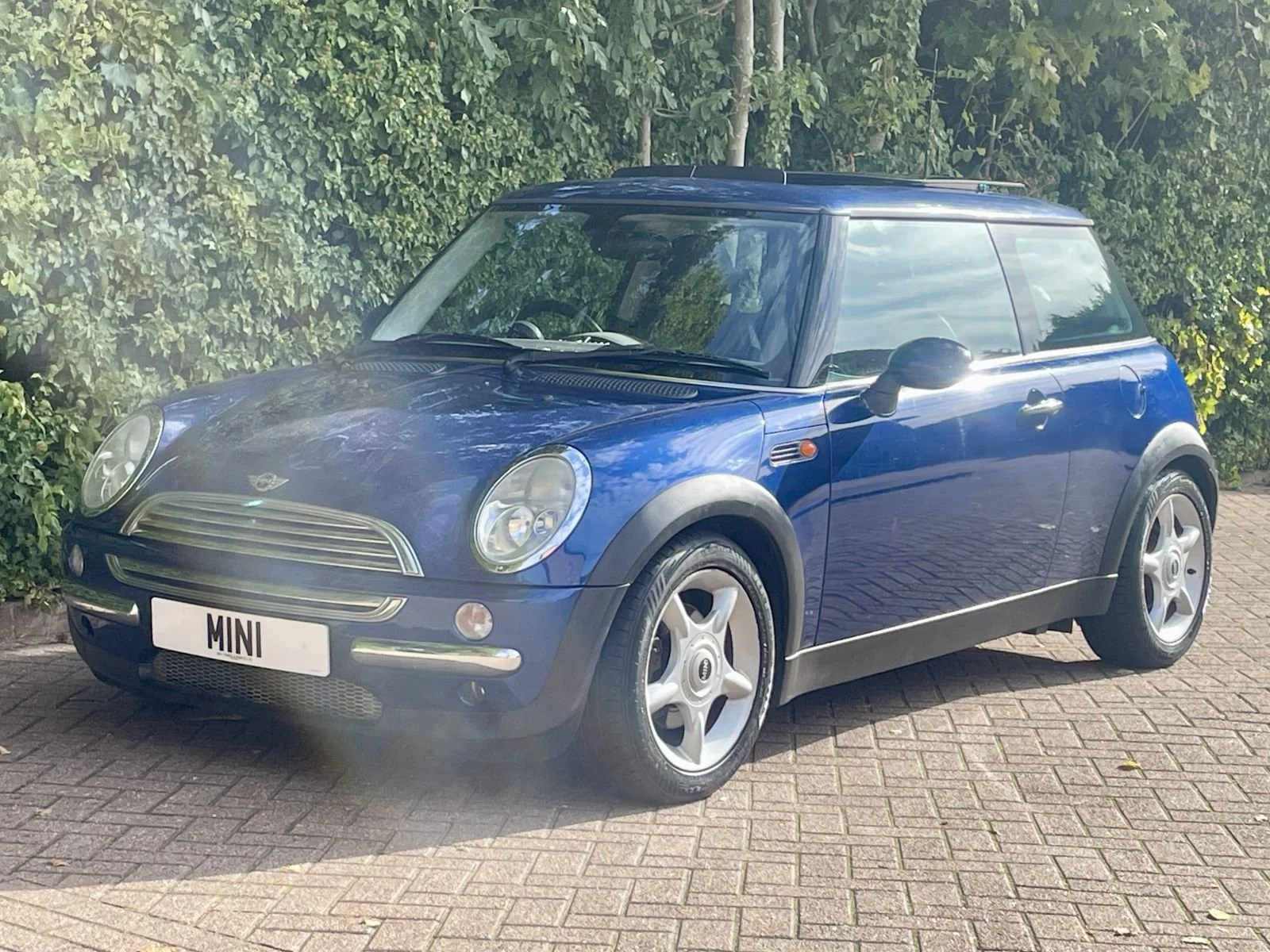 LT53 Indi Blue Cooper Automatic Sunroof 16.jpg