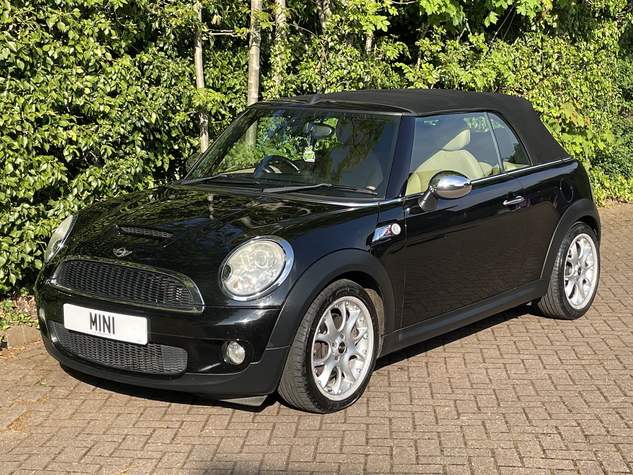HJ09 Cooper S Convertible Manual 11.JPG
