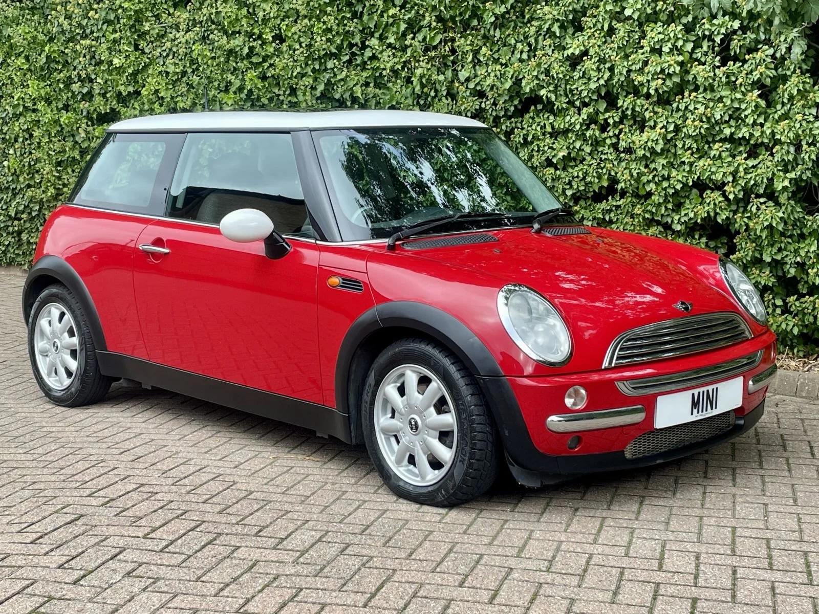 OE03 Chilli Red Automatic Cooper 2.jpg