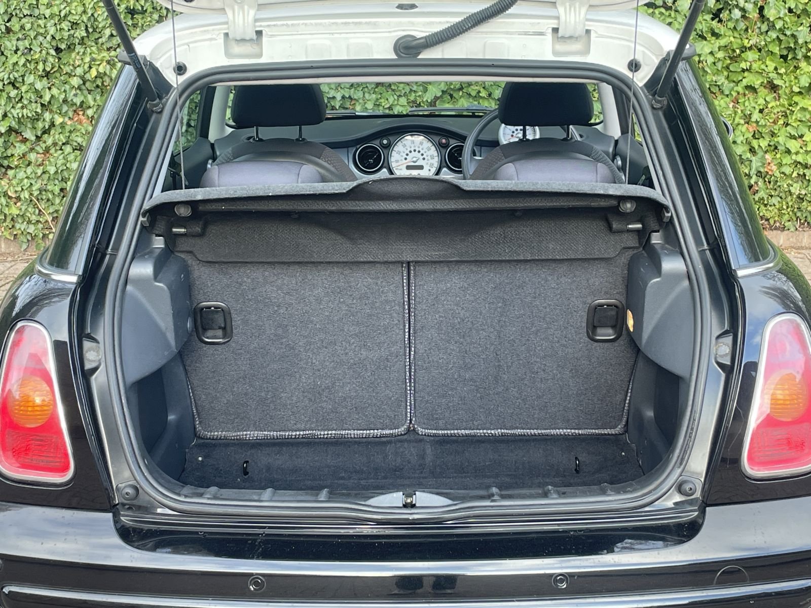 MW04 Astro Black Automatic Cooper 13.JPG