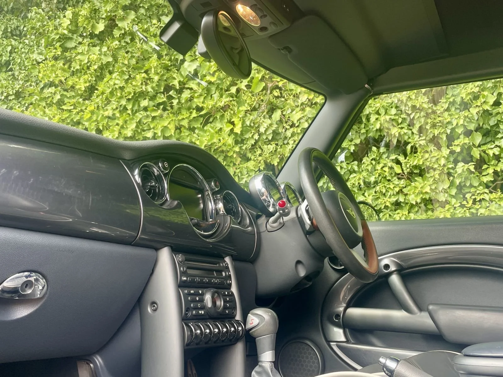 HV08 Black Cooper S Sidewalk Automatic 12.jpg