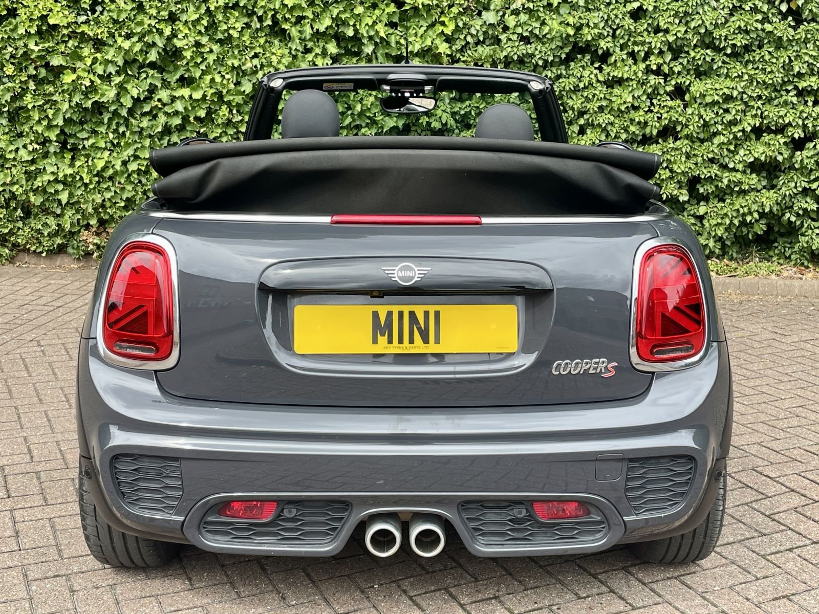 AD19 Thunder Grey Cooper S Automatic Convertible 17.jpg