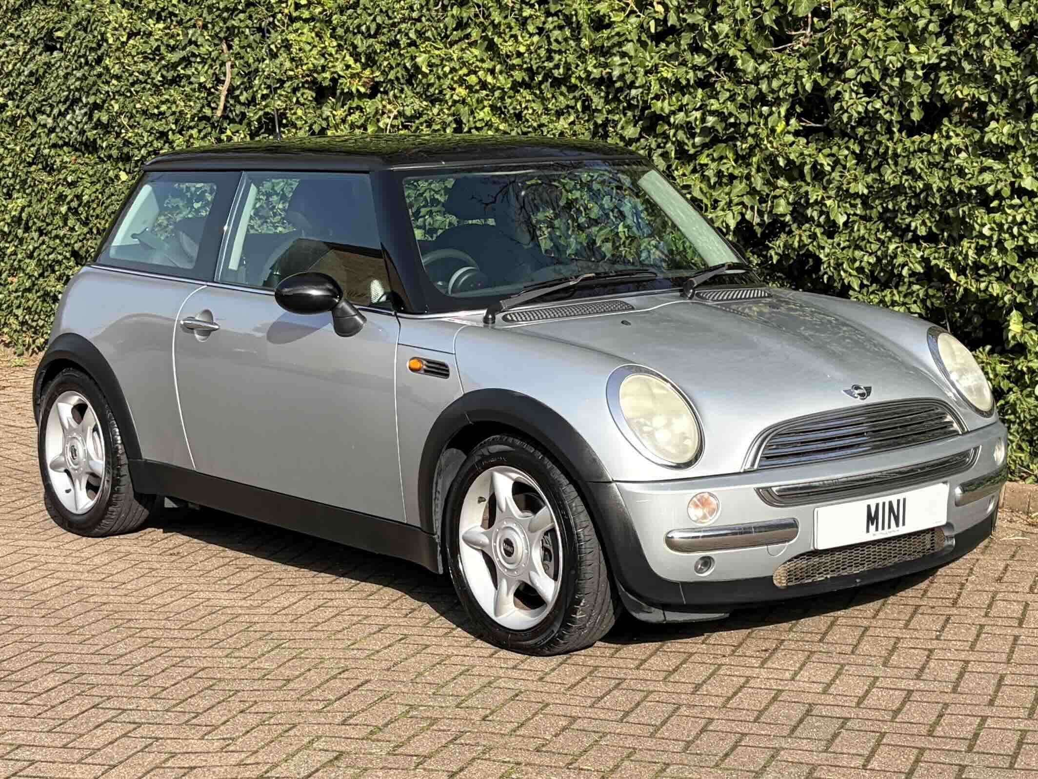 YB51 Pure Silver Cooper Auto 1.jpeg