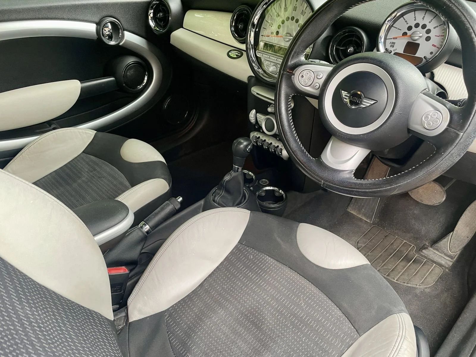 MT59 White Silver Camden Cooper Manual 6.jpg