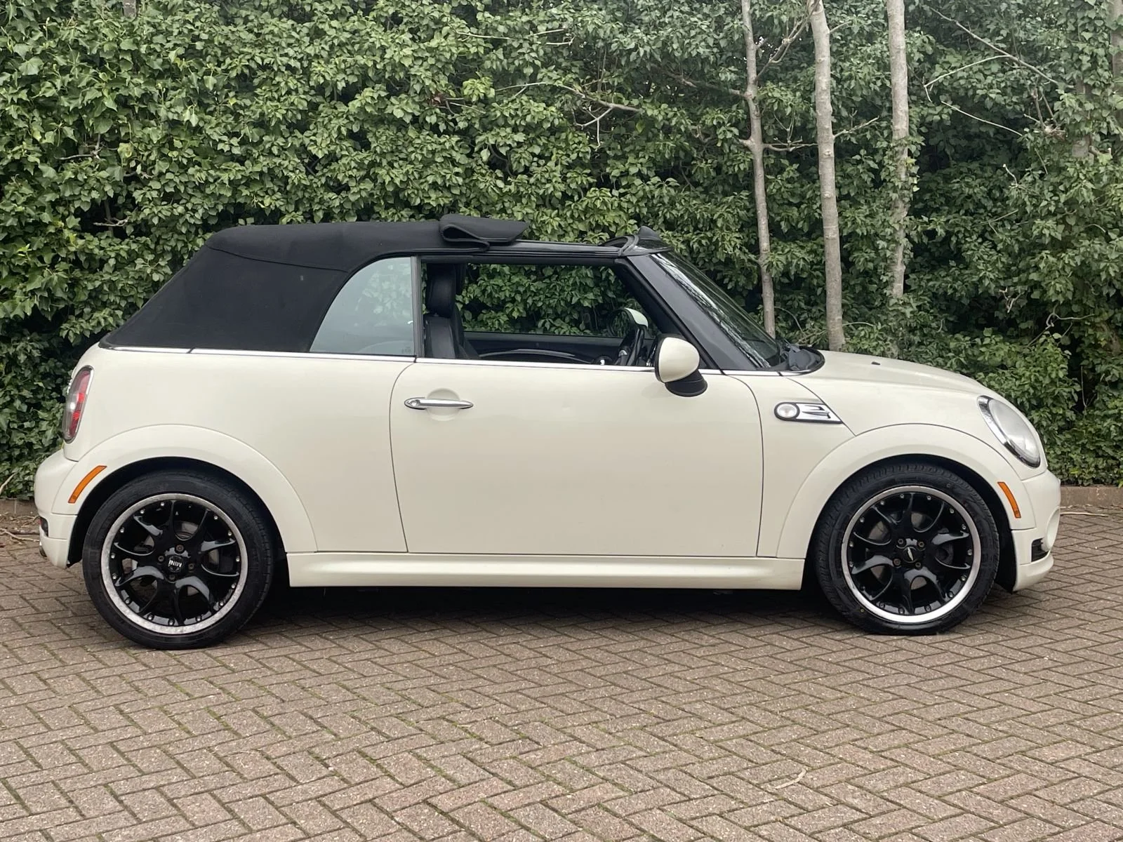 HN10 Pepper White Cooper Convertible Auto Bodykit 3.JPG