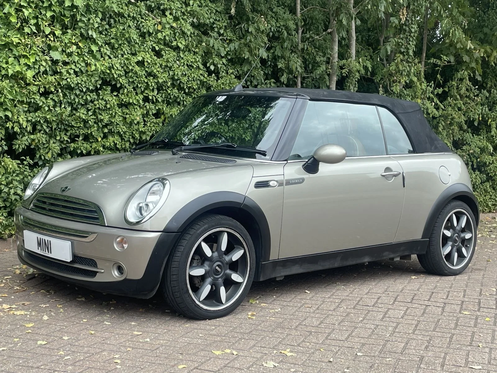 NA57 Sparkling Silver Cooper Sidewalk Automatic 15.jpg