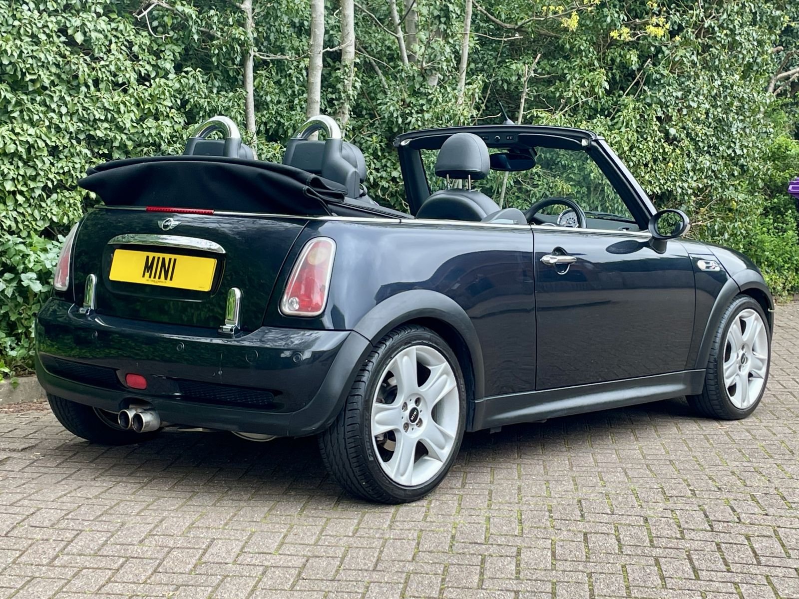RV06 Astro Black Automatic Cooper S Convertible 5.jpg