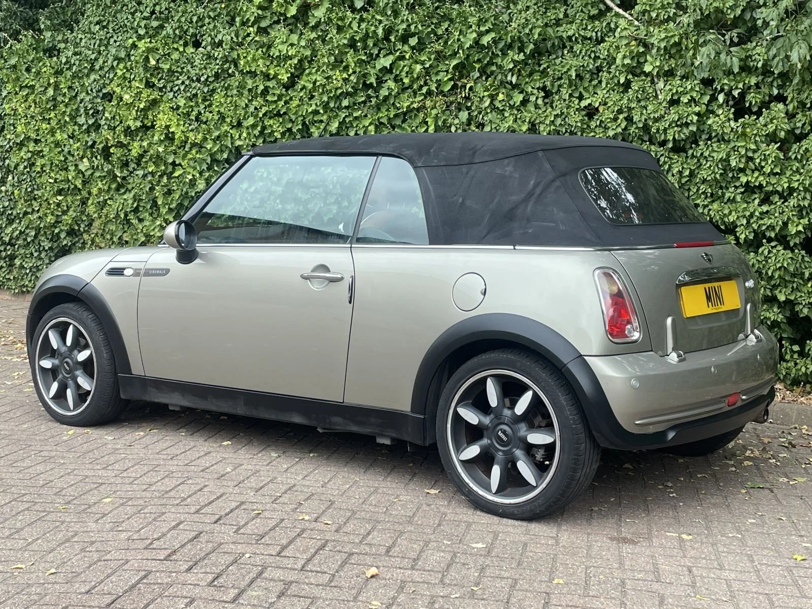 NA57 Sparkling Silver Cooper Sidewalk Automatic 16.jpg