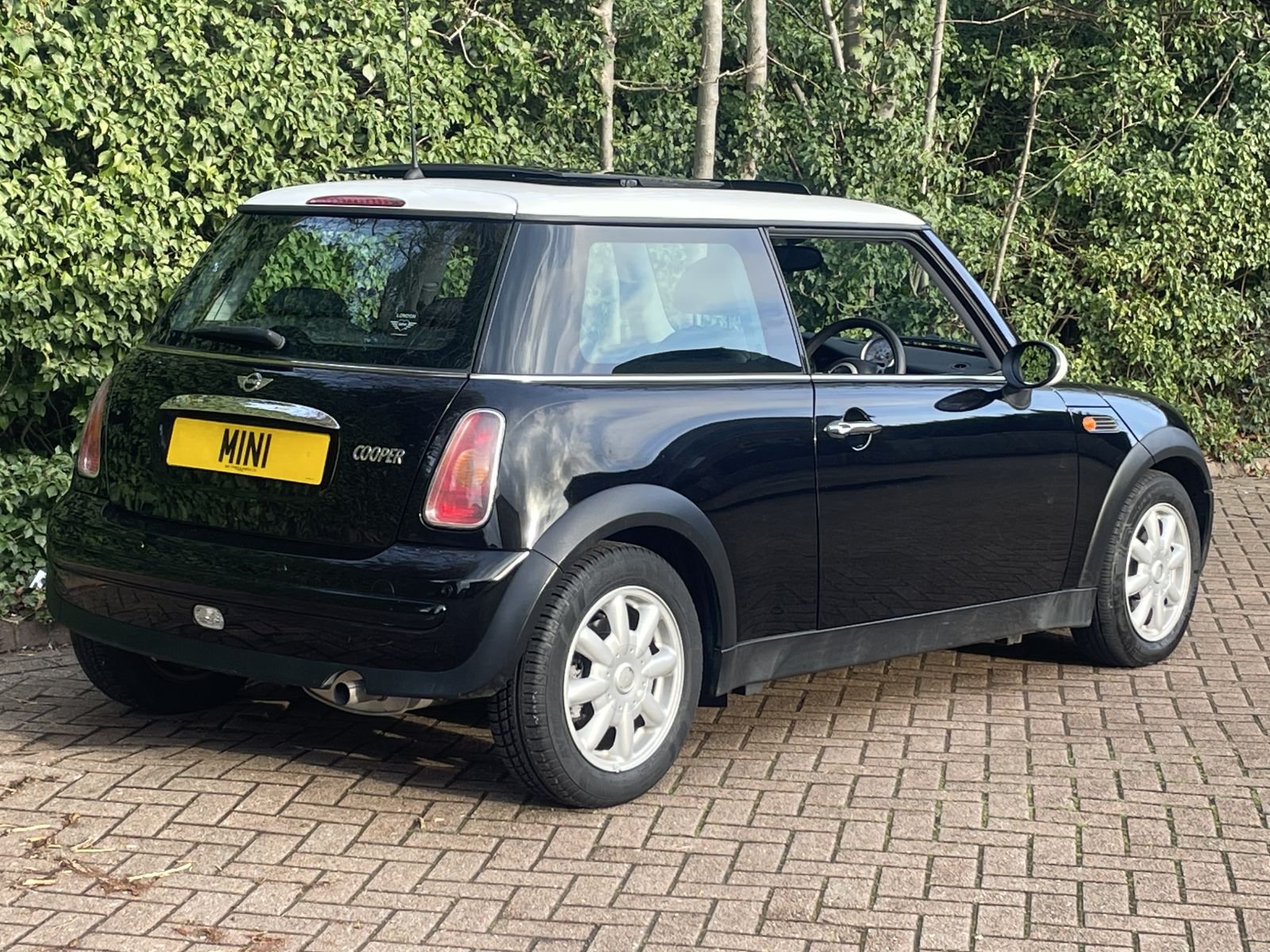 MW04 Astro Black Automatic Cooper 3.jpg