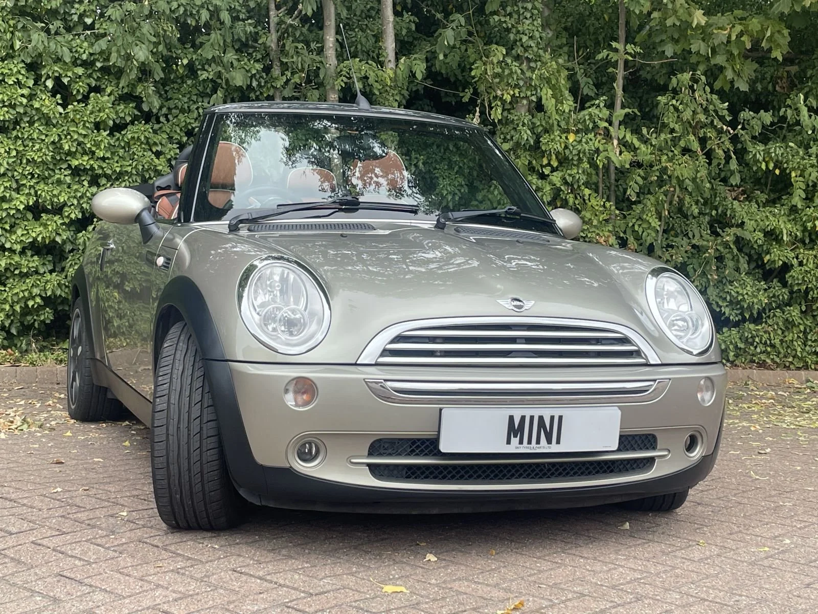 NA57 Sparkling Silver Cooper Sidewalk Automatic 22.jpg