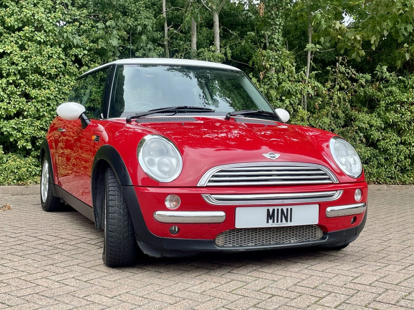 OE03 Chilli Red Automatic Cooper 18.jpg