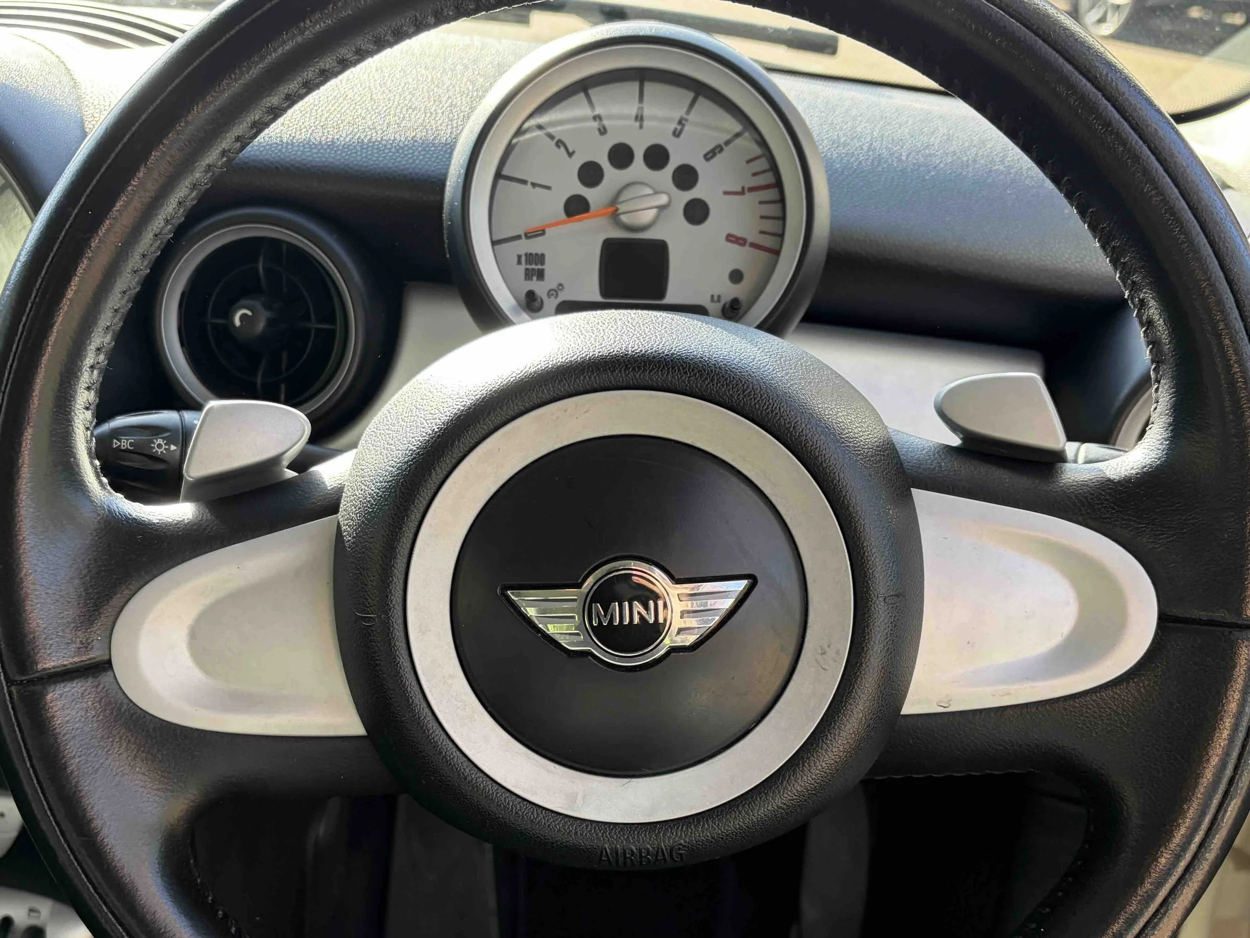 LG57 Pepper White Automatic 5.jpeg