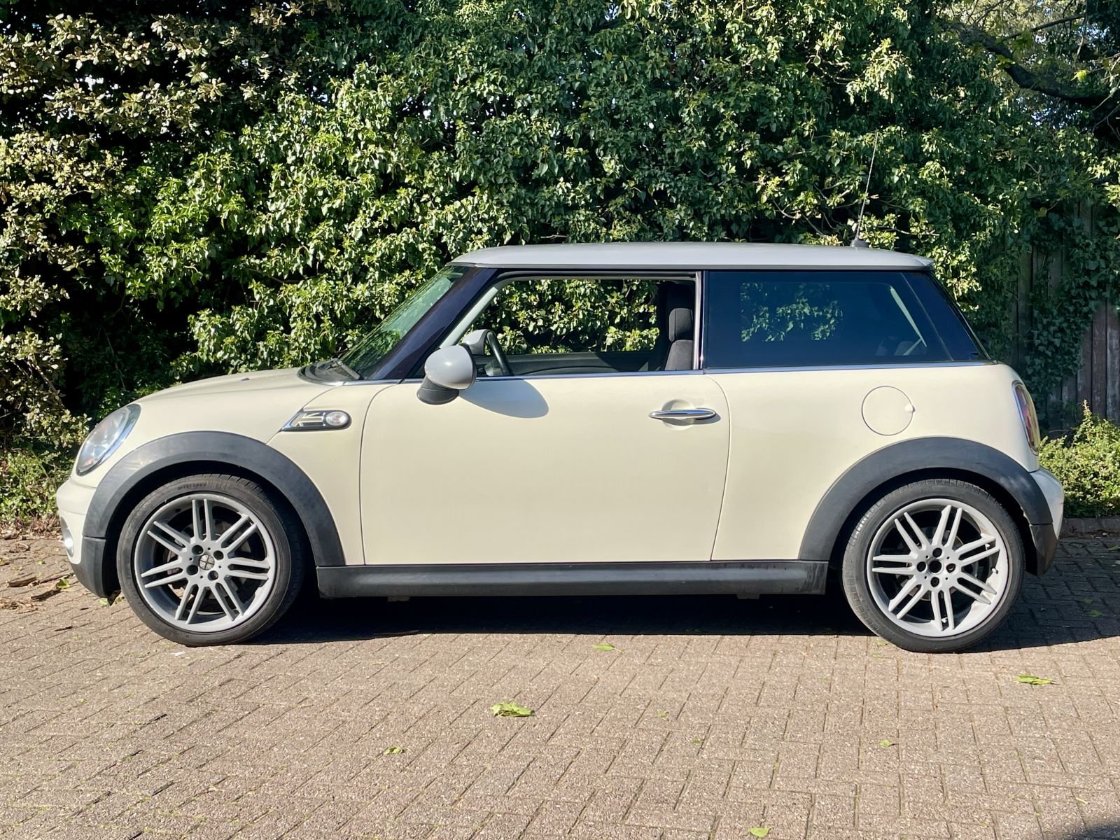 YY58 Pepper White Automatic One 1.4 10.jpg