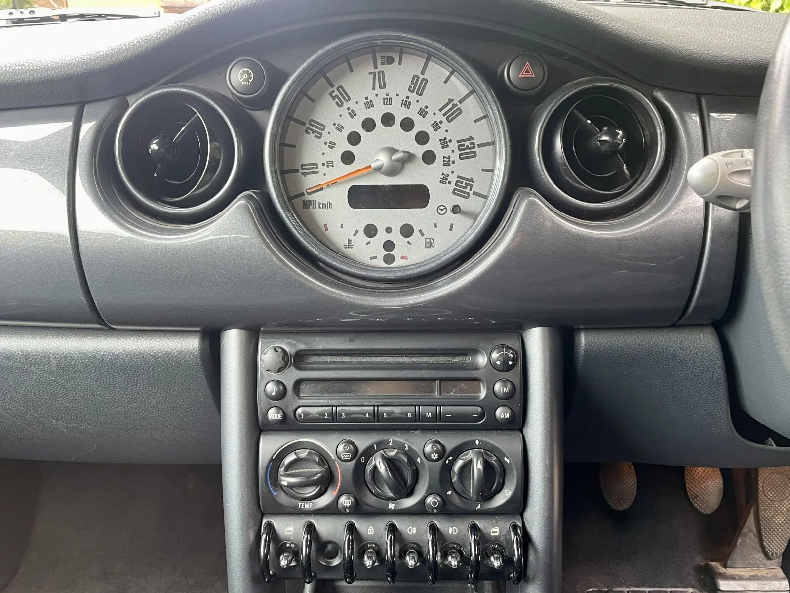 LR55 Astro Black Mini One 1.6 Manual 6.jpg