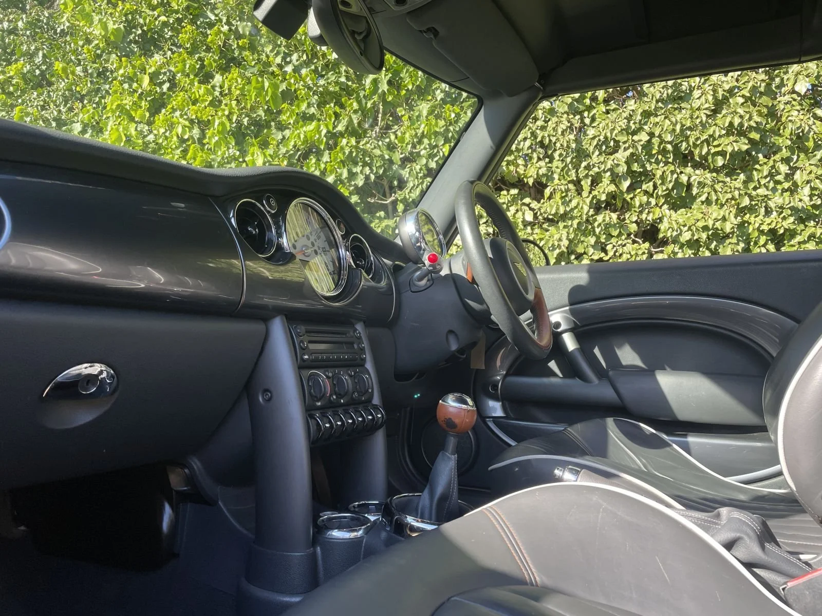 EA08 Pepper White Sidewalk Cooper Manual 11.JPG