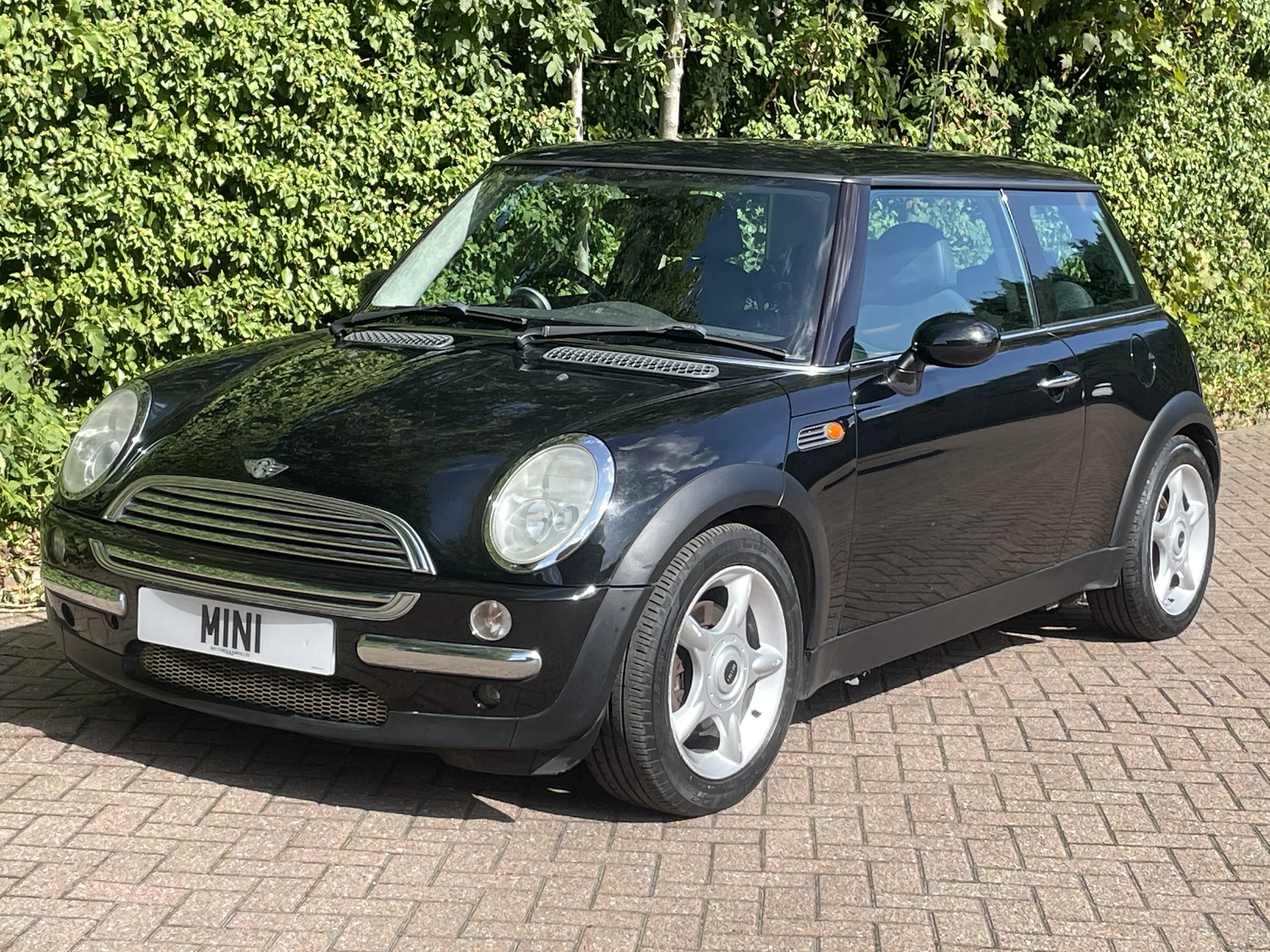 AU52 Jet Black Automatic Cooper 10.jpg