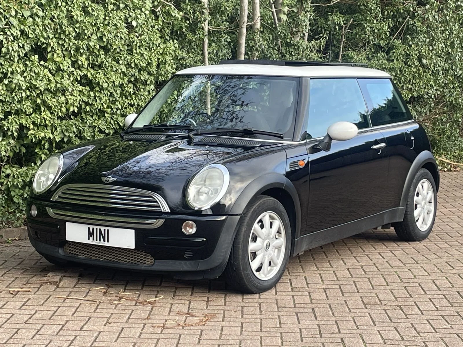 MW04 Astro Black Automatic Cooper 15.jpg
