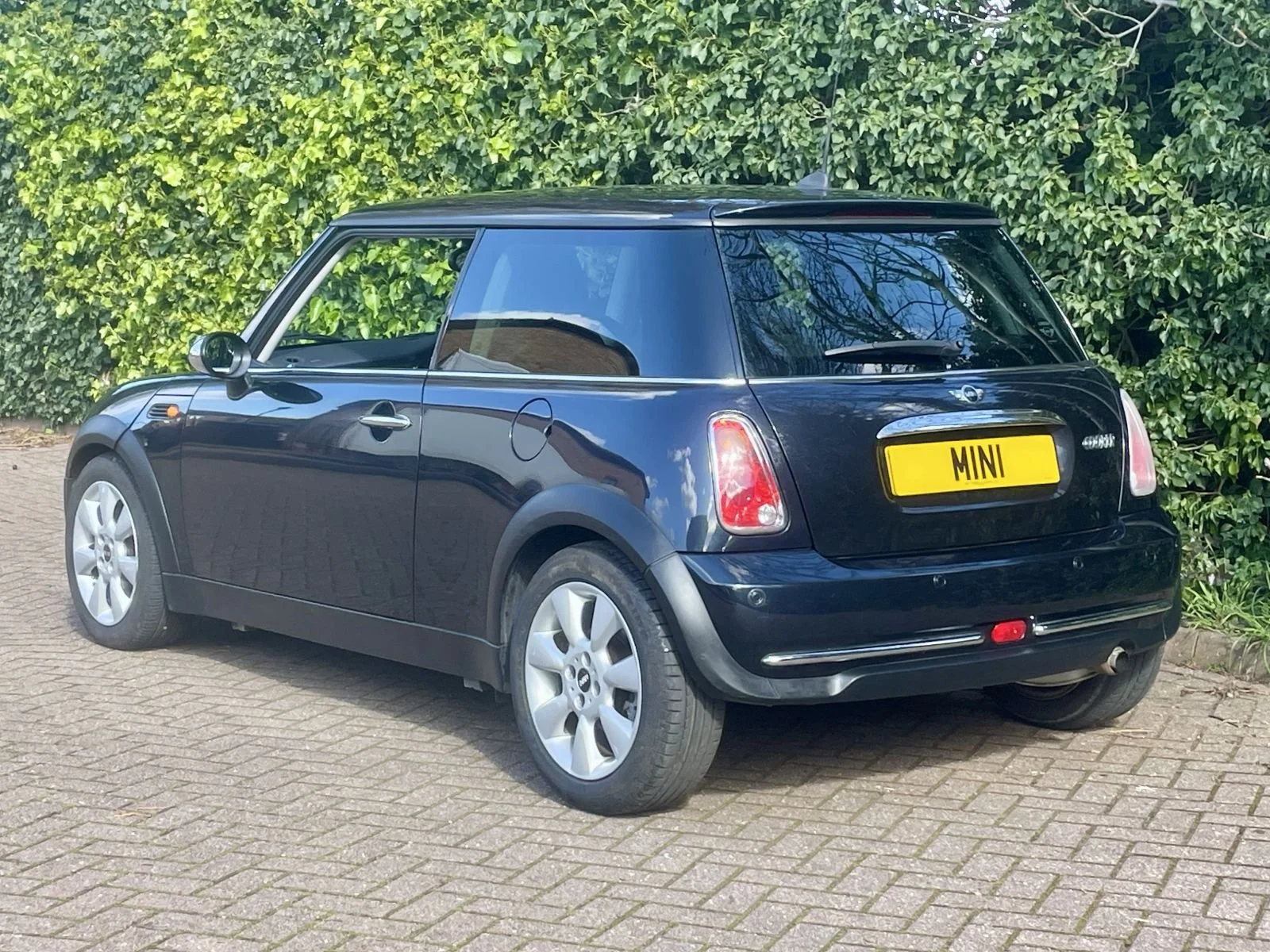 GV05 Astro Black Metallic Cooper Automatic 21.jpg