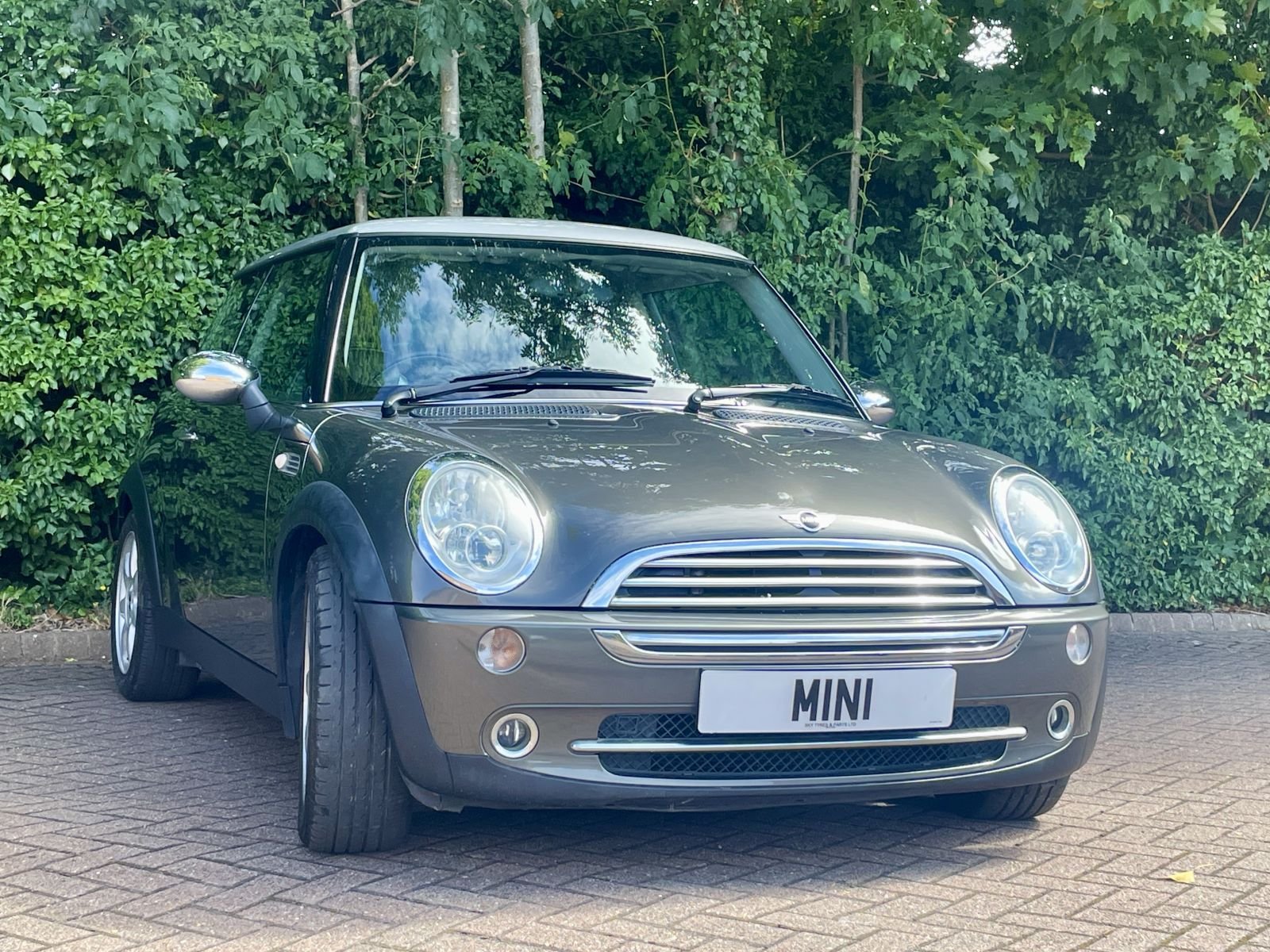 VU56 Automatic Park Lane Cooper 19.jpg