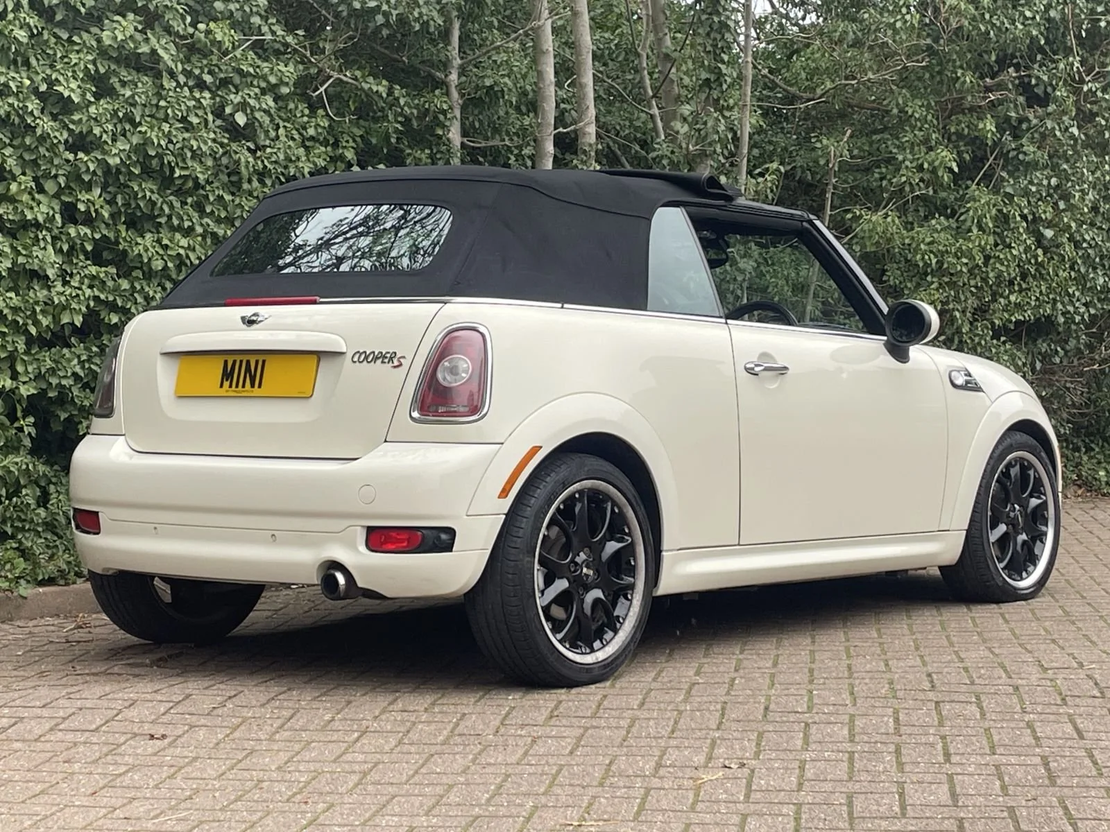 HN10 Pepper White Cooper Convertible Auto Bodykit 5.JPG