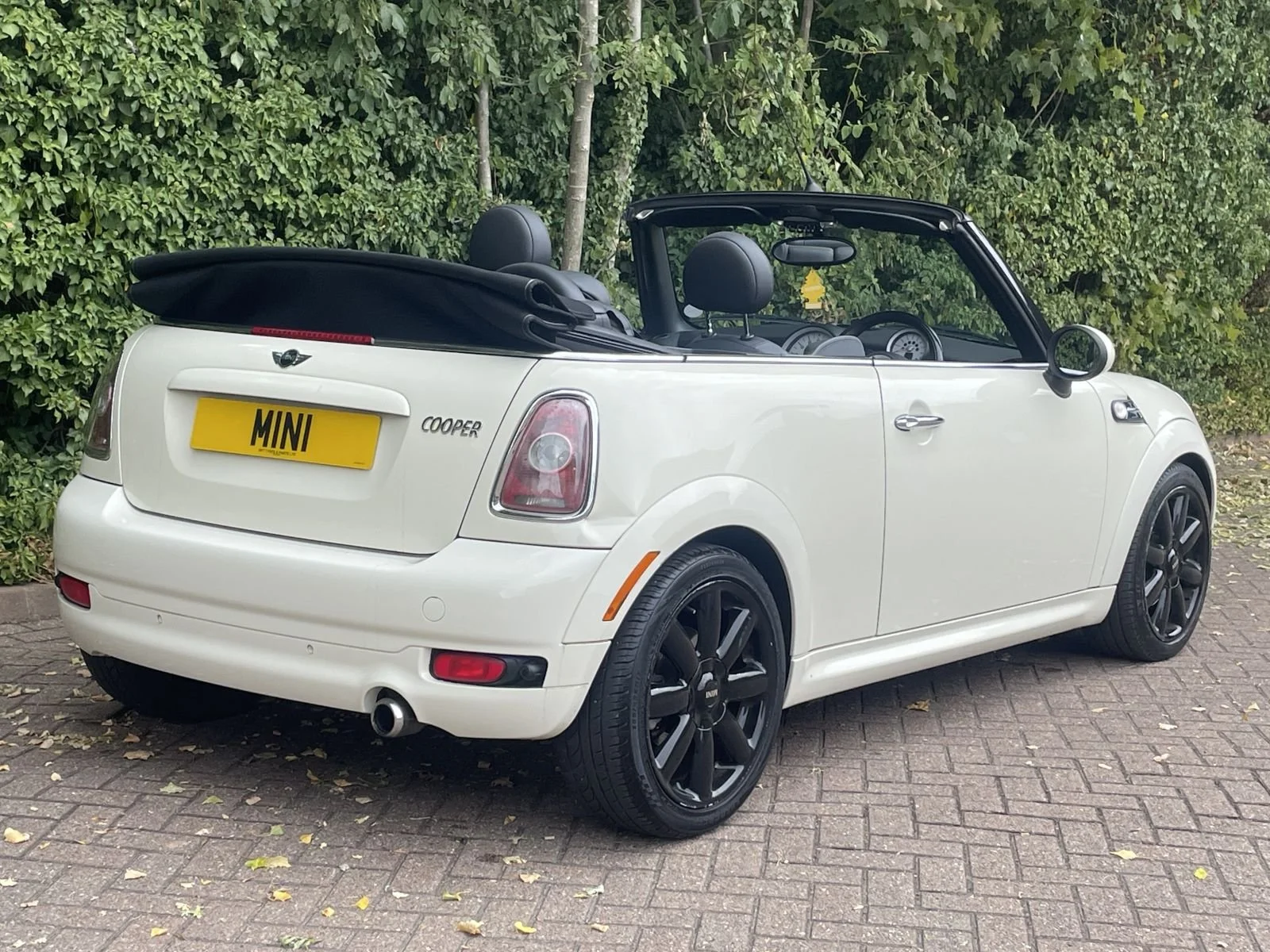 BD10 Pepper White Convertible White Aero Bodykit 3.jpg