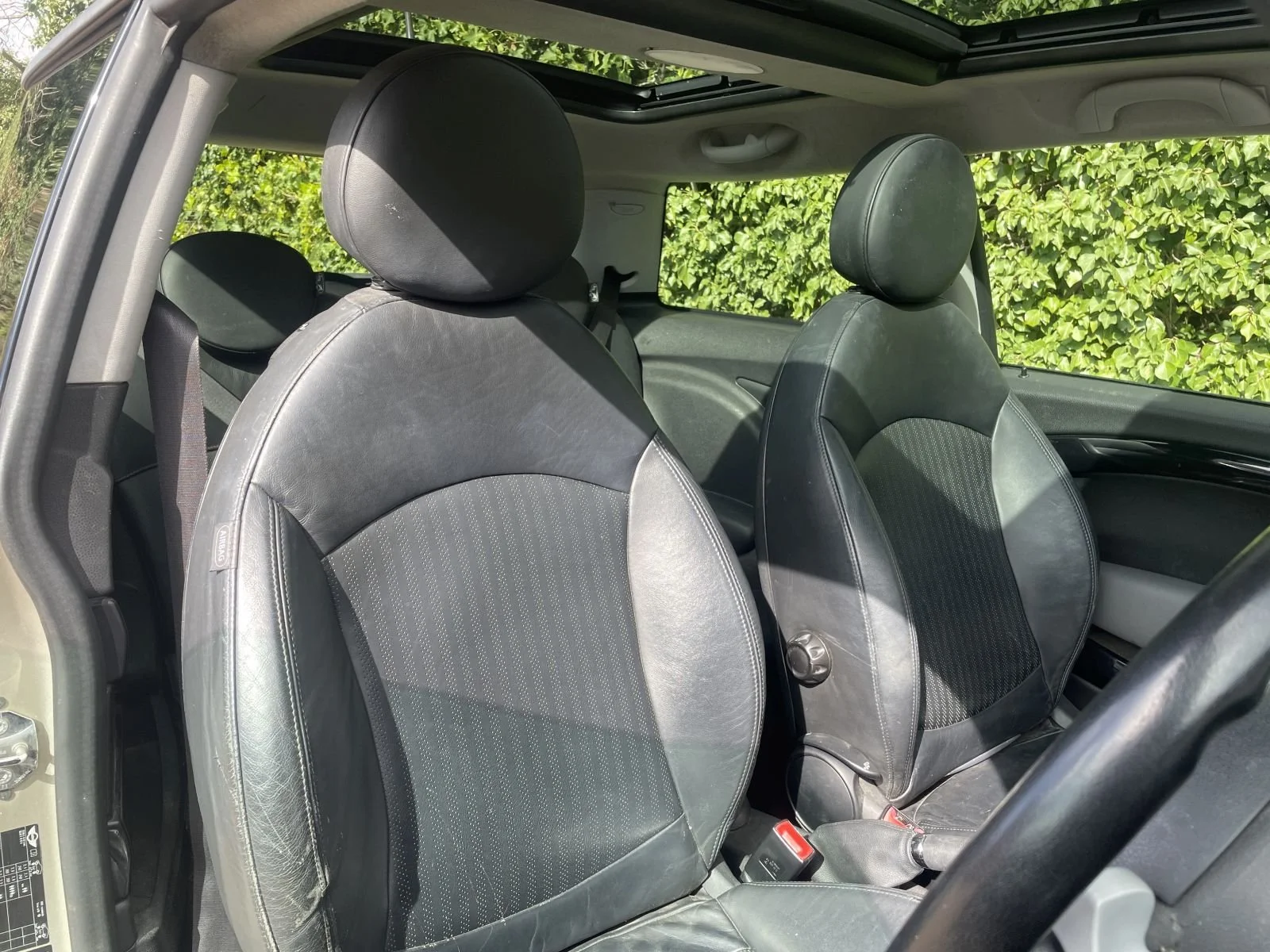 LC57 Sparkling Silver G2 Cooper Auto 9.JPG