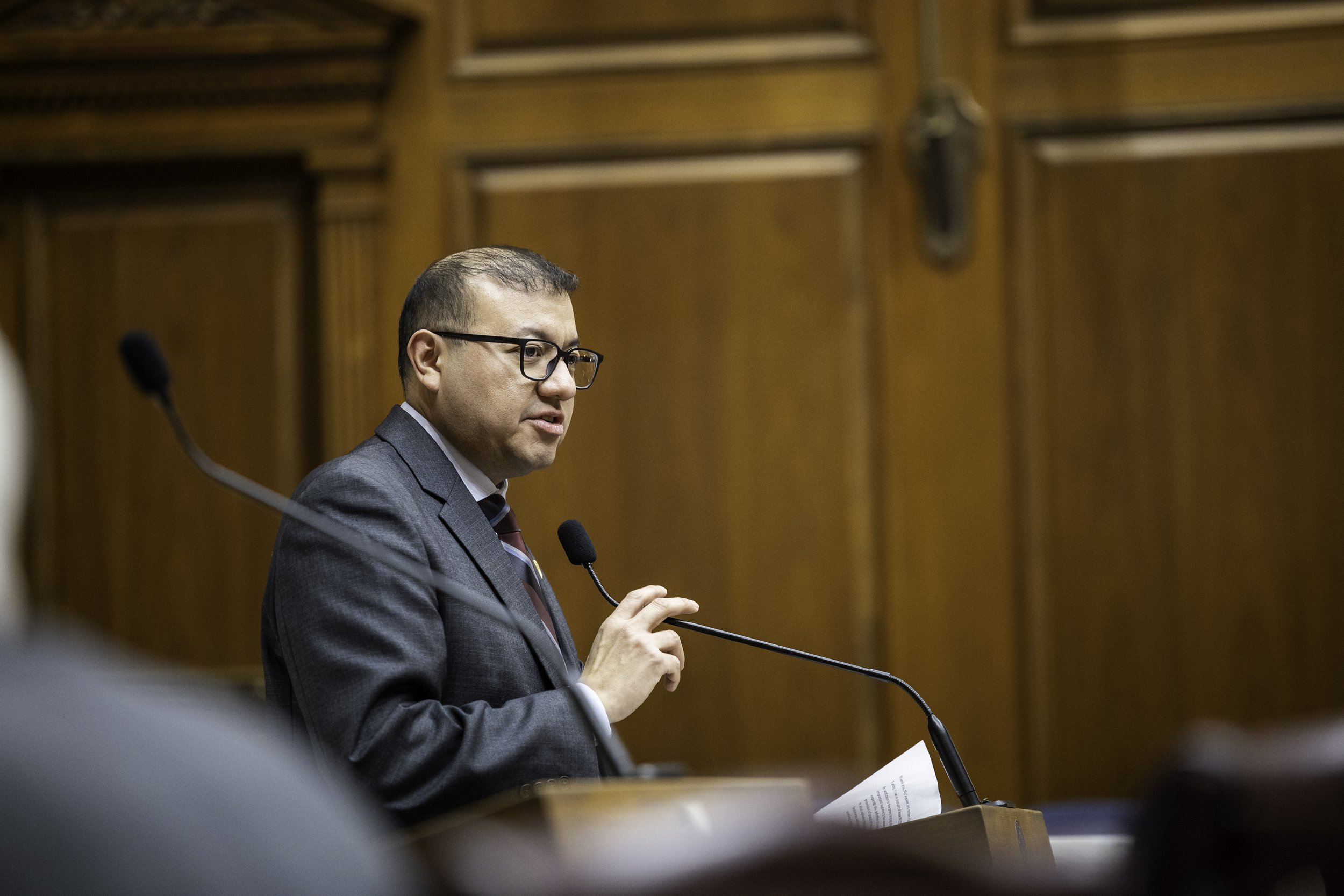 Andrade offers utility accountability amendments on HB 1002, all voted down by House supermajority