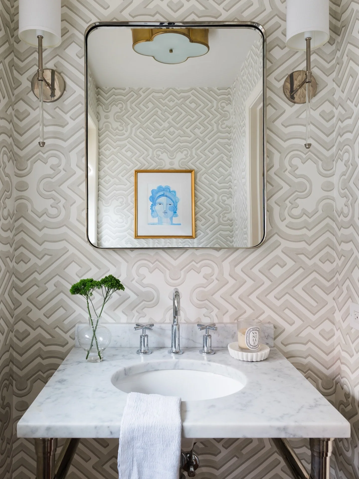A glimpse into a finished powder room. The power of a classic wallpaper. 🤍 

Design: @bonniegonsiorinteriors 
Photography: @margaretfrancesphoto 

(Interior designer, interior styling, chicago designer, home renovation, design services, family home,
