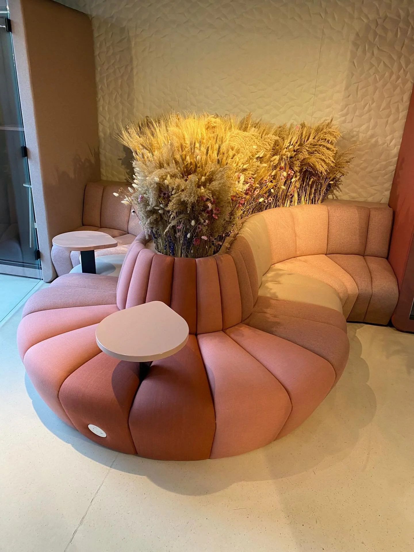 We had a site visit in London earlier this week and squeezed in some time to explore Clerkenwell Showrooms! Here are some of our top product finds. #LondonDesign #clerkenwell