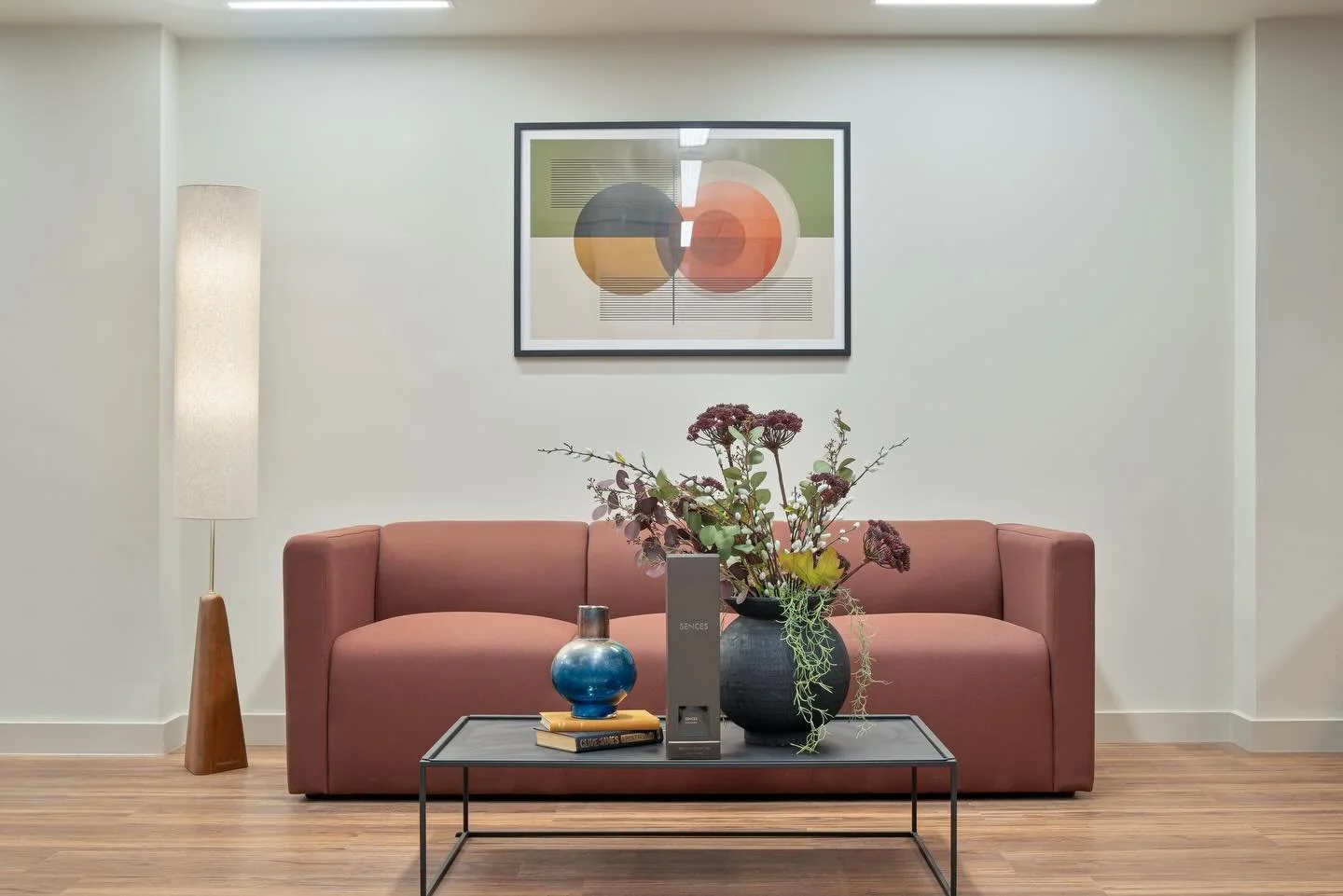 We collaborated with @axi_studioinsta and @vantage__zero to reimagine a plug and play office space in Leeds.
Covering two floors of thoughtfully curated workspace, informal breakout spots, and meeting rooms. We introduced versatile, contemporary furn