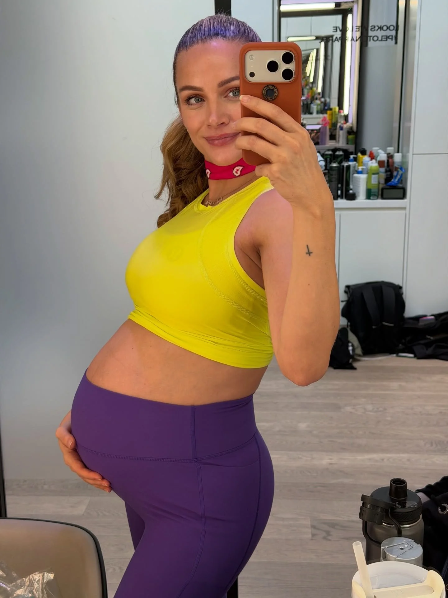 Last class at @onepeloton DONE AND DUSTED 🎉
Wrapped up with a 30 minute 90s Dance ride, because how could we not have a final dance party for the road 🙌🏻
So grateful I&rsquo;ve been able to keep moving alongside you throughout my pregnancy. Me coa