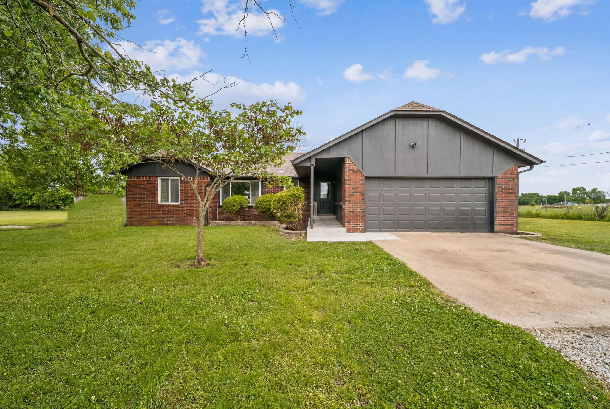 11412 N 193rd E Ave Owasso 3B 2B 1661sf 4.42 acres

