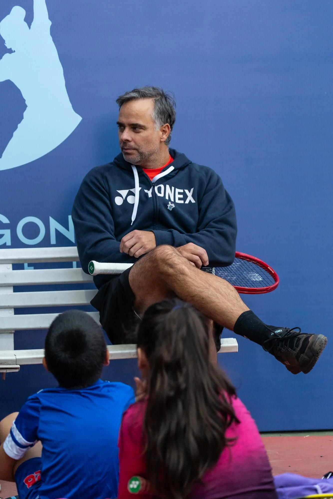 fernando-gonzalez-visita-mini-tenis-06.jpg