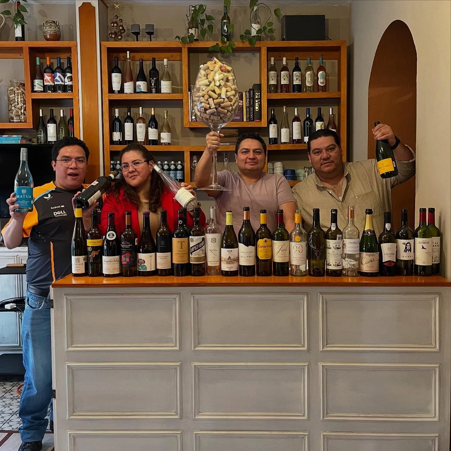 &iexcl;Muchas Felicidades! A los graduados de la 7&ordf; generaci&oacute;n del curso &ldquo;Vinos desde cero&rdquo;.
🎓🎊🍷🥂🍾