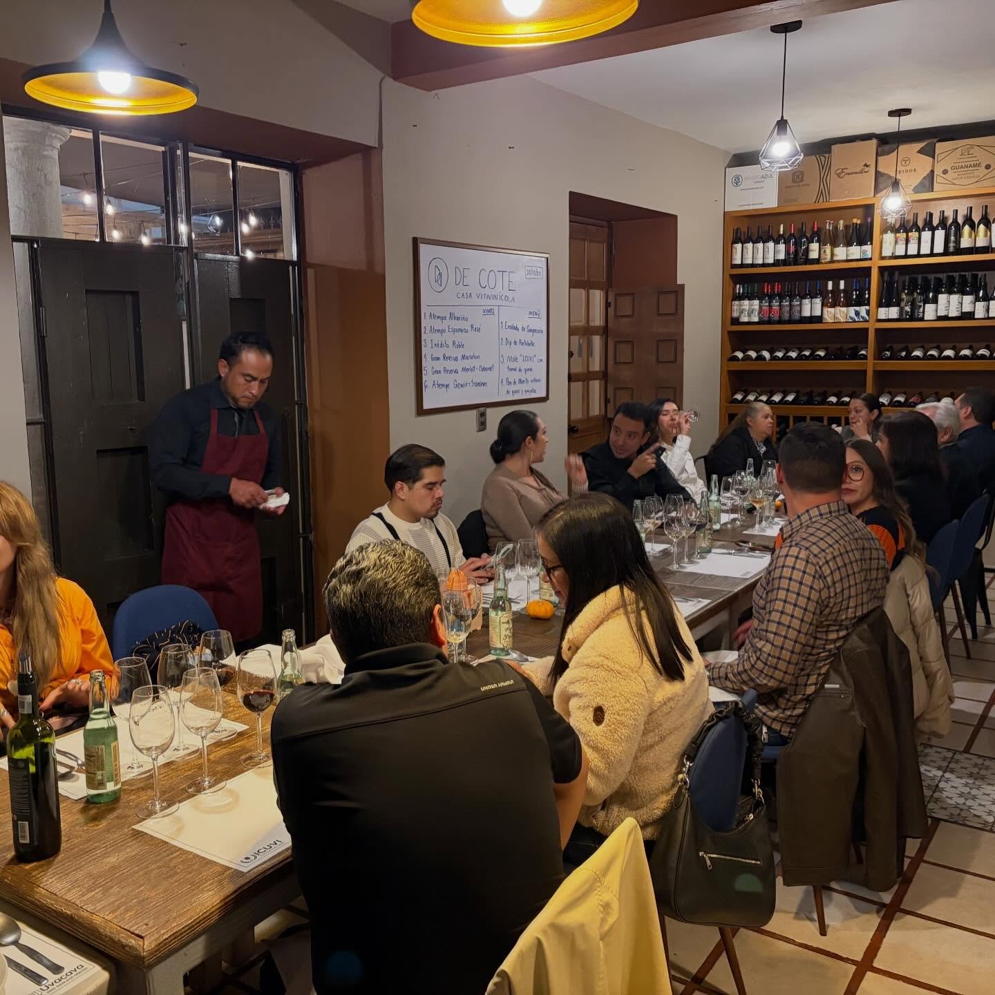 &iexcl;Espectacular evento con vinos @decotemx y @uvacava!

&iexcl;Muchas gracias! A Ernesto, por su impecable ponencia y su distinguida participaci&oacute;n. A los asistentes, por su entera disposici&oacute;n para compartir una cena-maridaje de alto