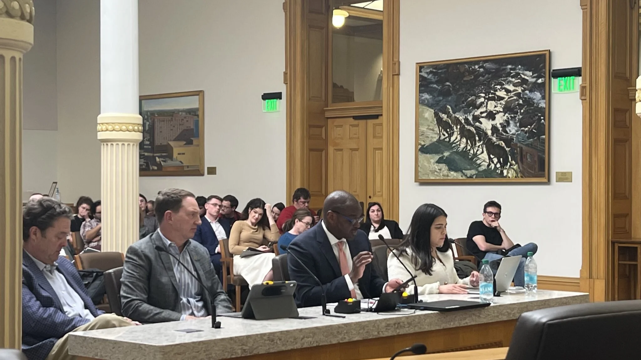 Here we go again: Committee OKs Labor Peace Act change quickly in partisan vote