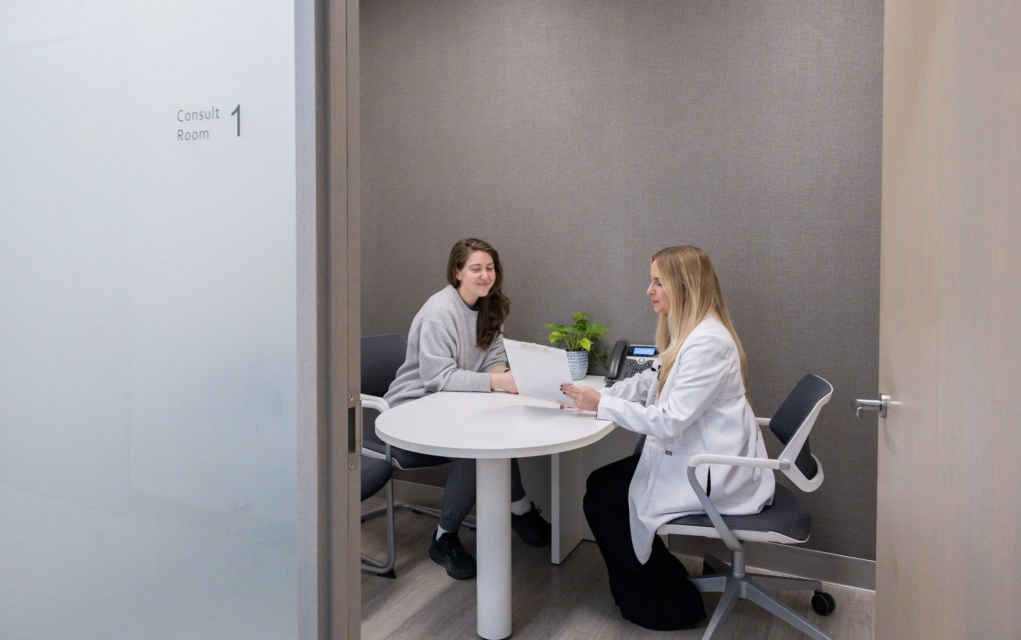 Patient consultation with a Fertility Specialist at Hannam Fertility Centre (HFC)